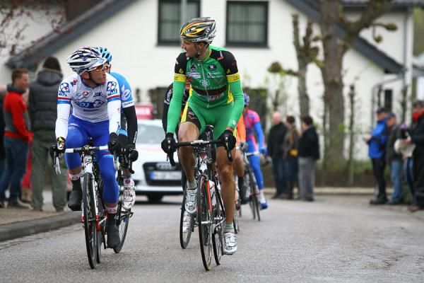 The leading group had time to chat, gaining a maximum lead of 13 minutes or more