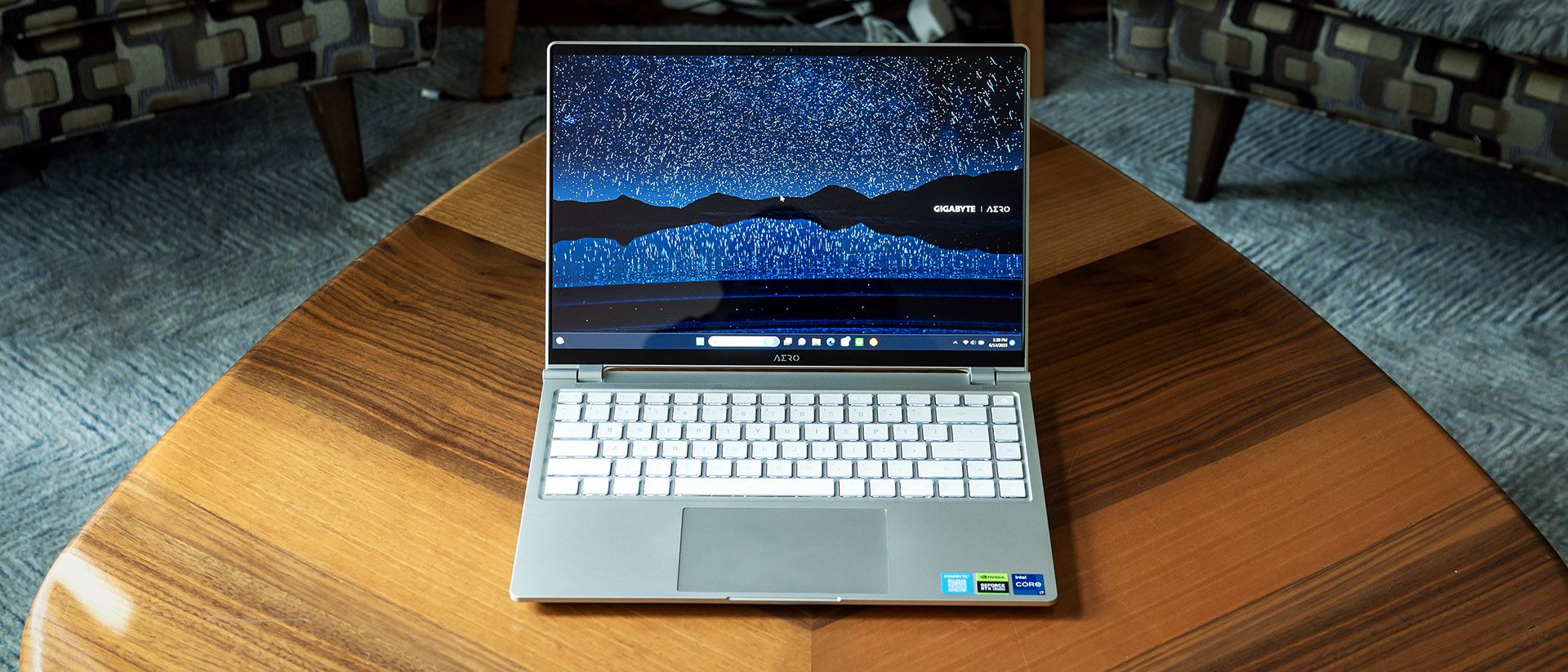 Gigabyte Aero 14 OLED Review: Creative Aims, But Bring the Charger