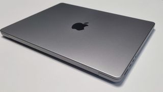 Apple MacBook Pro 14 (2021) Review 