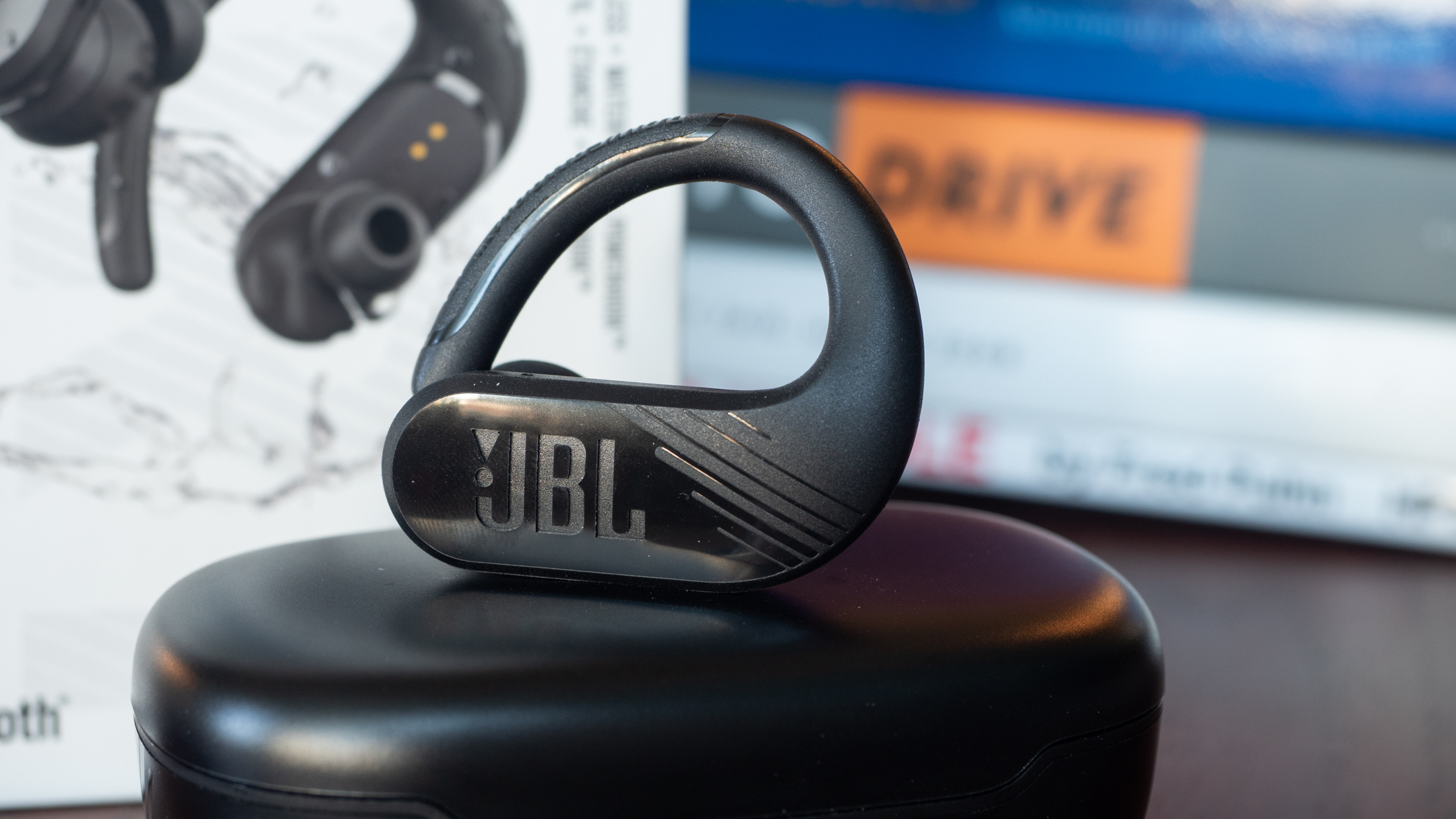 jbl endurance sprint vs powerbeats 3