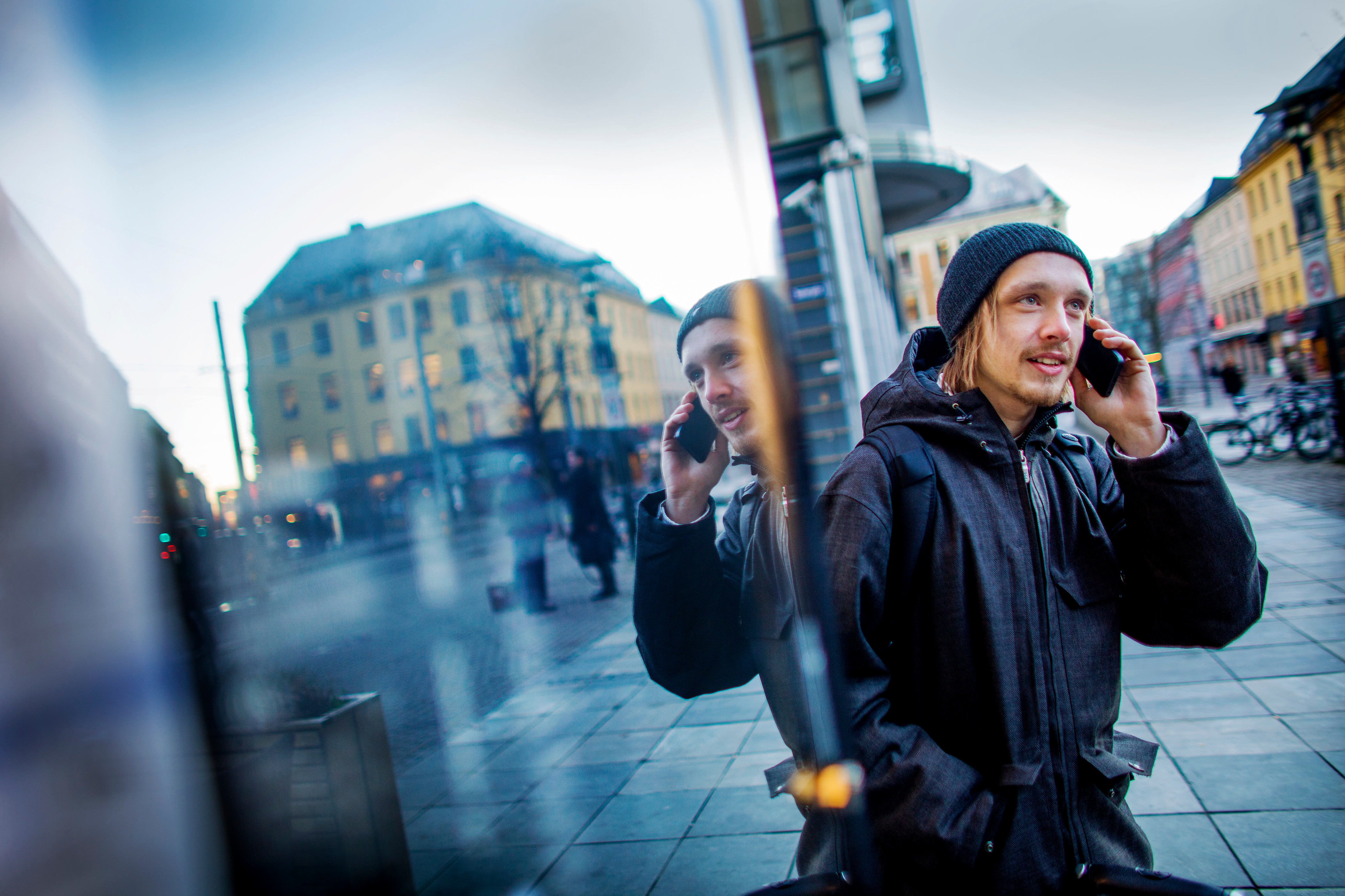 Vimla, man med mobil