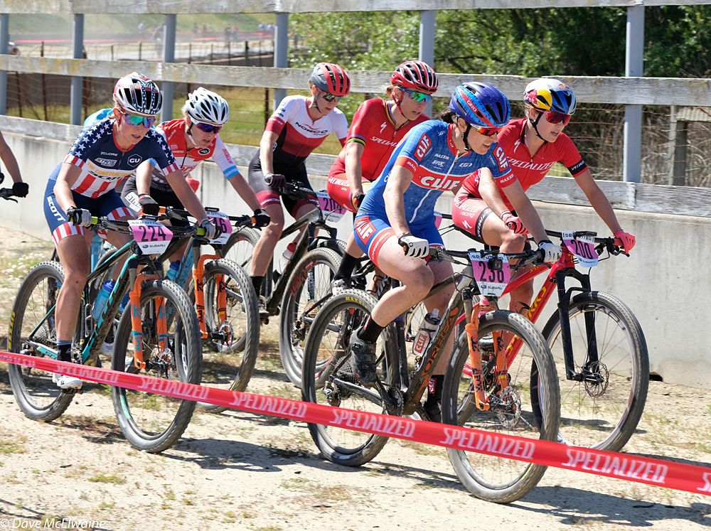 Lea Davison (Clif Pro Team) taking a turn at the front