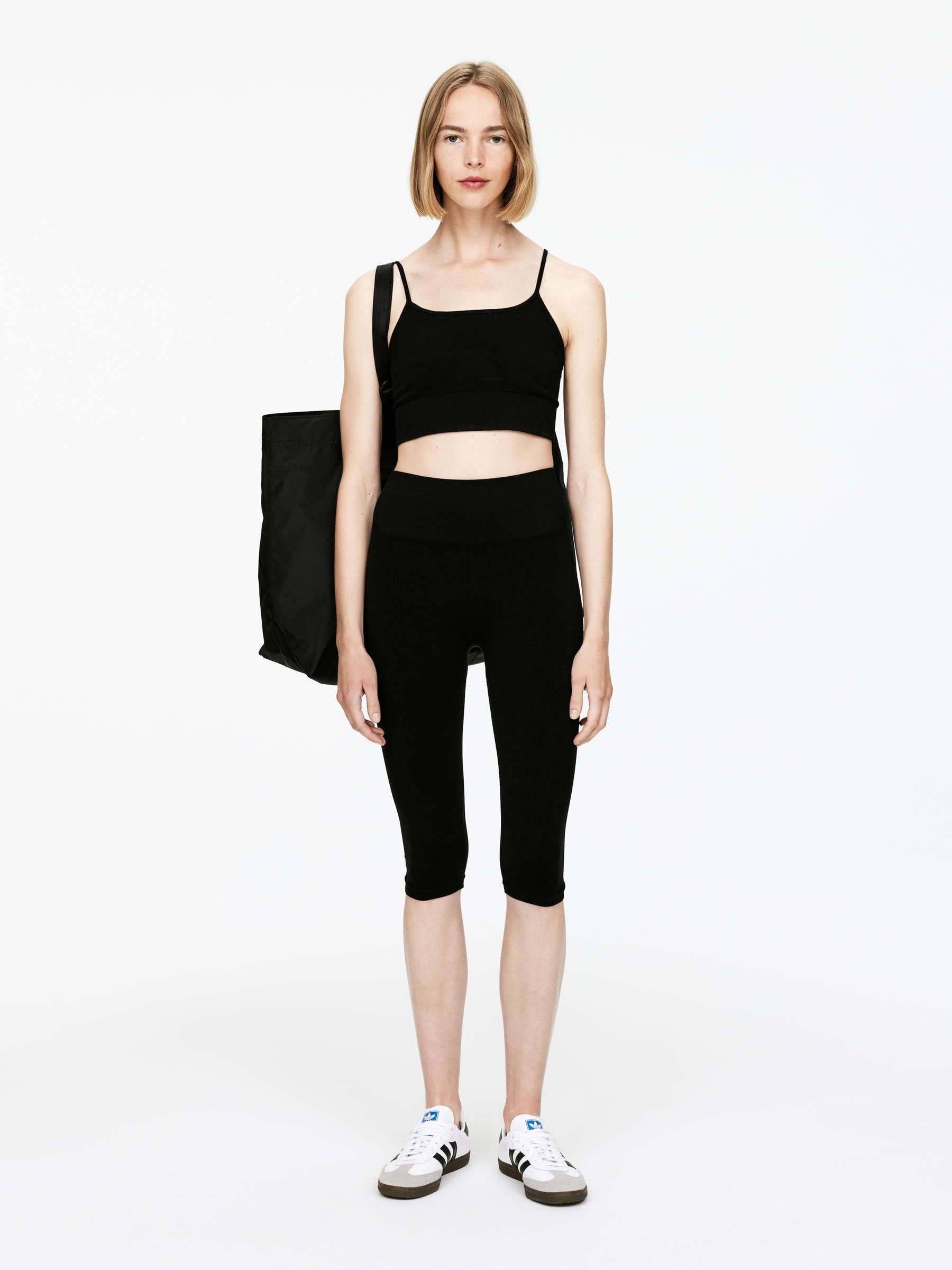 Seamless Capri Tights &amp;ndash; Black &amp;ndash; Women &amp;ndash; Arket Gb