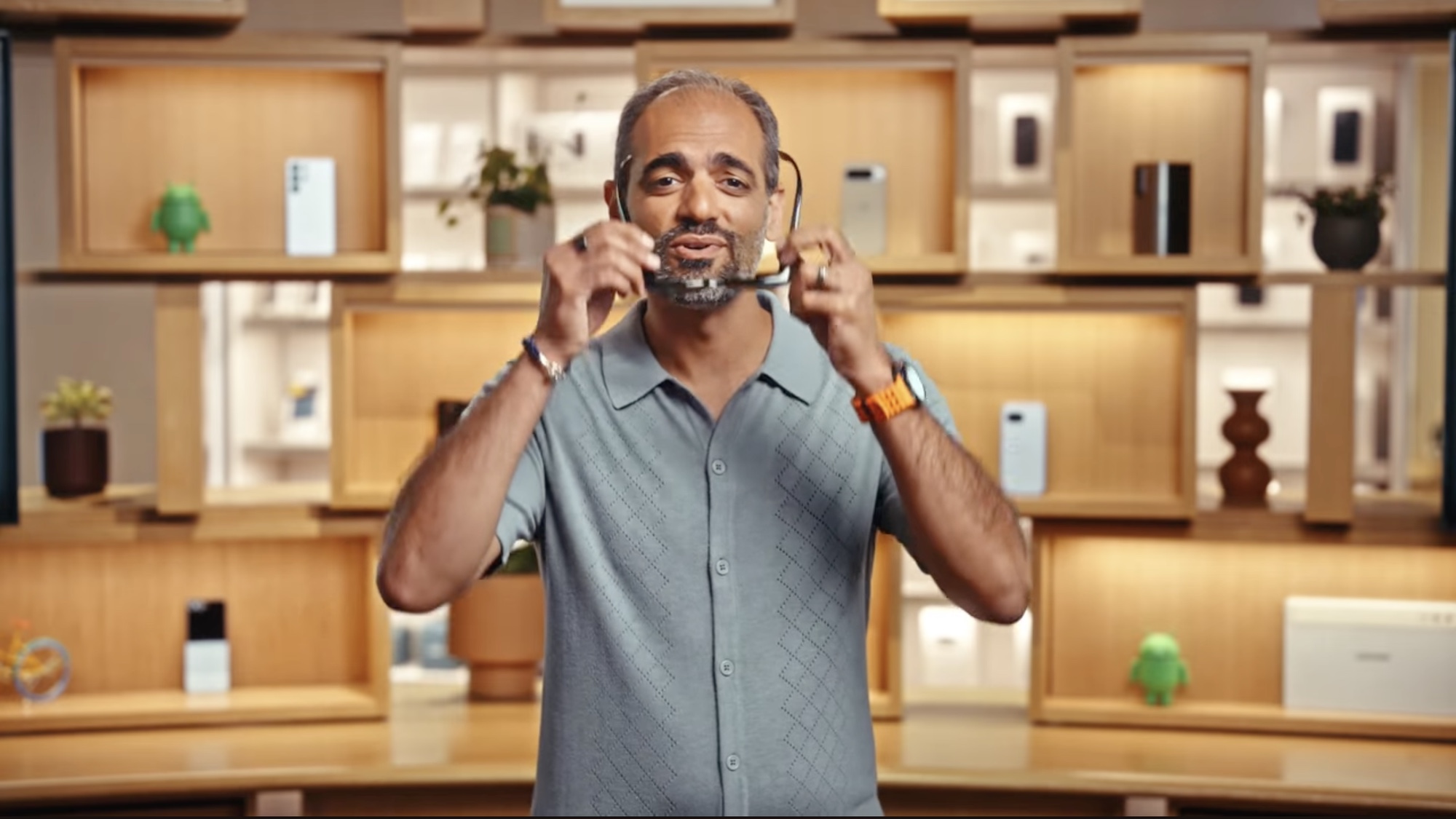 Samer Samat ، Android Show: I/O Edition در پایان نسخه عینک می پوشد