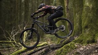 Canyon Spectral CF7 being ridden on a woody trail