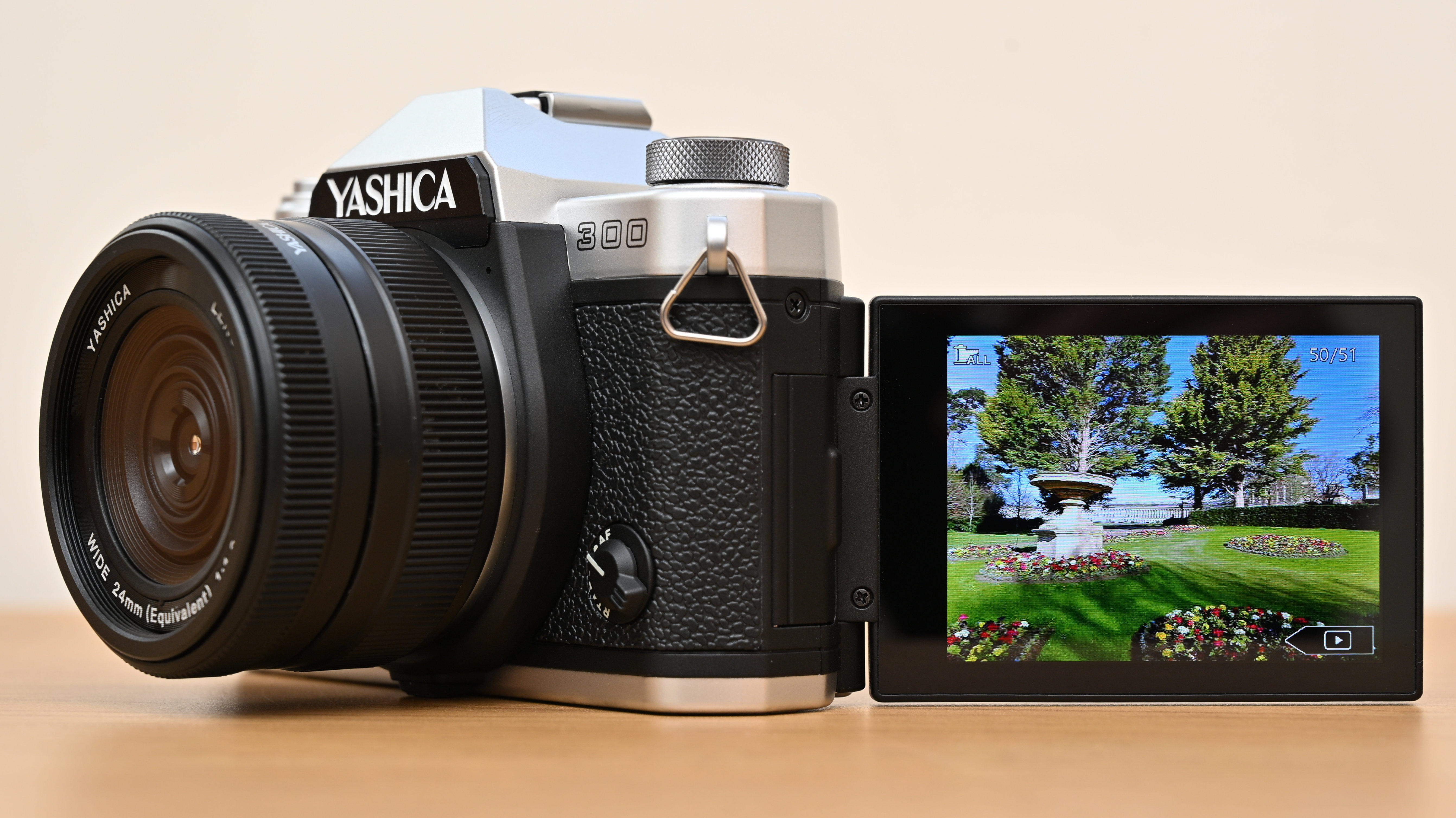 Yashica FX-D 300 product shot