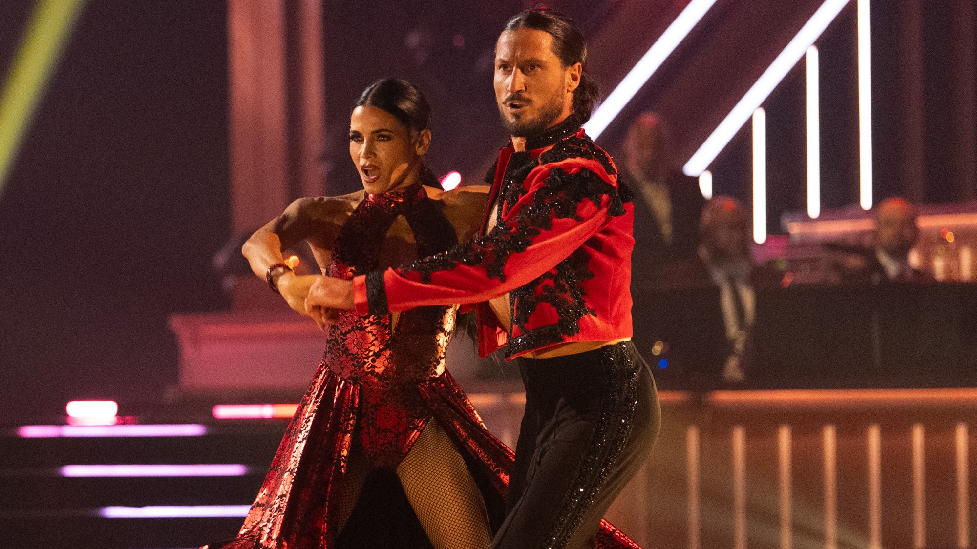 Jenna Dewan and Val Chmerkovskiy dancing together.