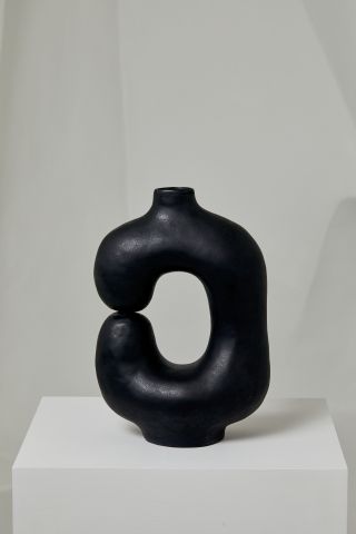 Black curved vase