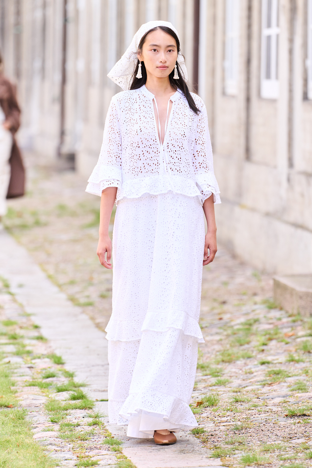 Model wears a turban on Skall Sudio spring summer track