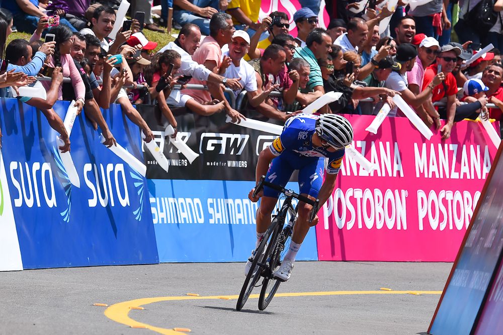 Julian Alaphilippe (Quick-Step Floors) looks back for his rivals at the end of stage 4 at Colombia Oro y Paz