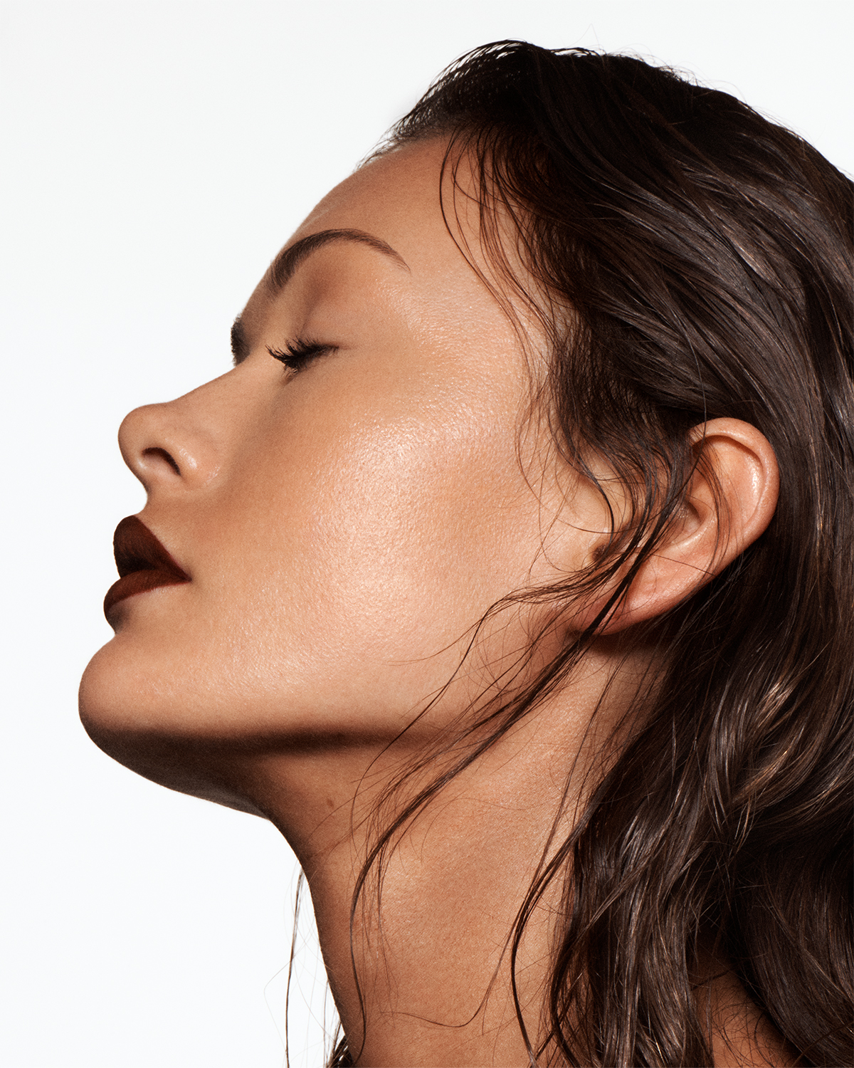 Lived-in bronze makeup looks