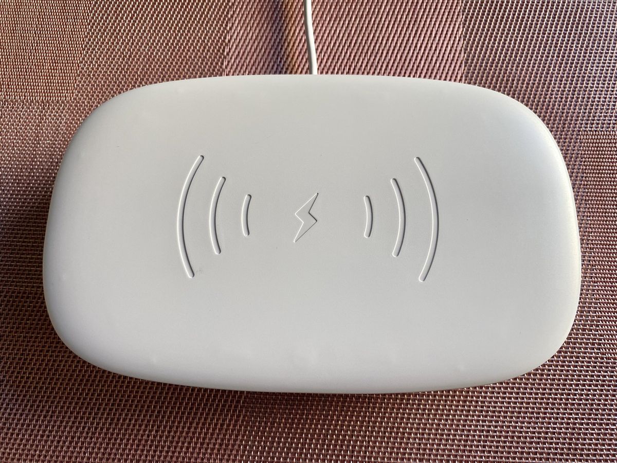 Mophie Uv Sanitizer Wireless Charging Top