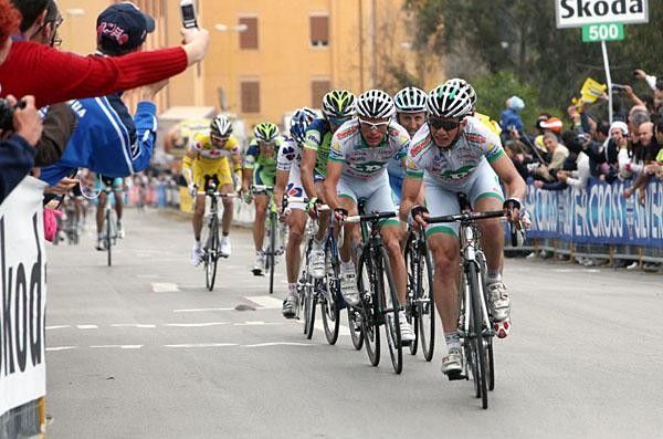 LPR was going full throttle with Savoldelli leading the bunch.