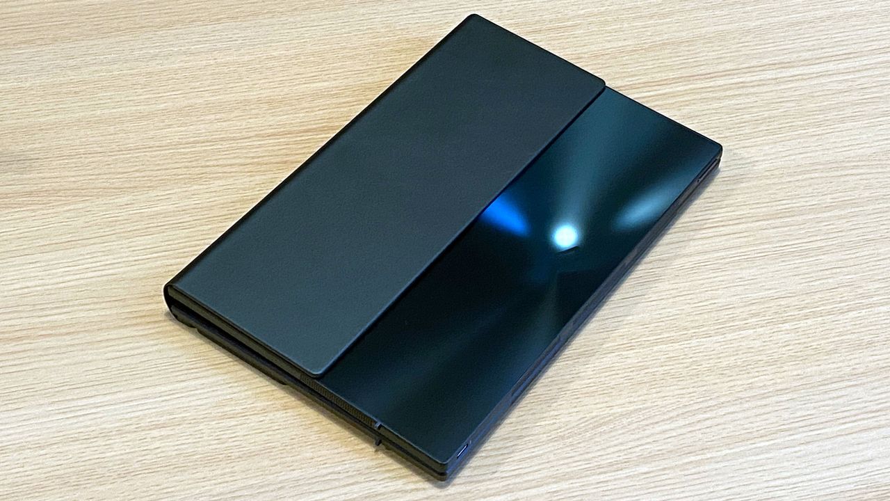 Asus Zenbook 17 Fold OLED