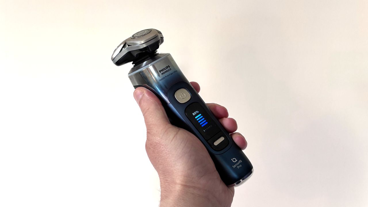 The Philips Norelco i9000 Prestige Ultra Day & Night delivers flagship rotary shaving with a sci-fi twist