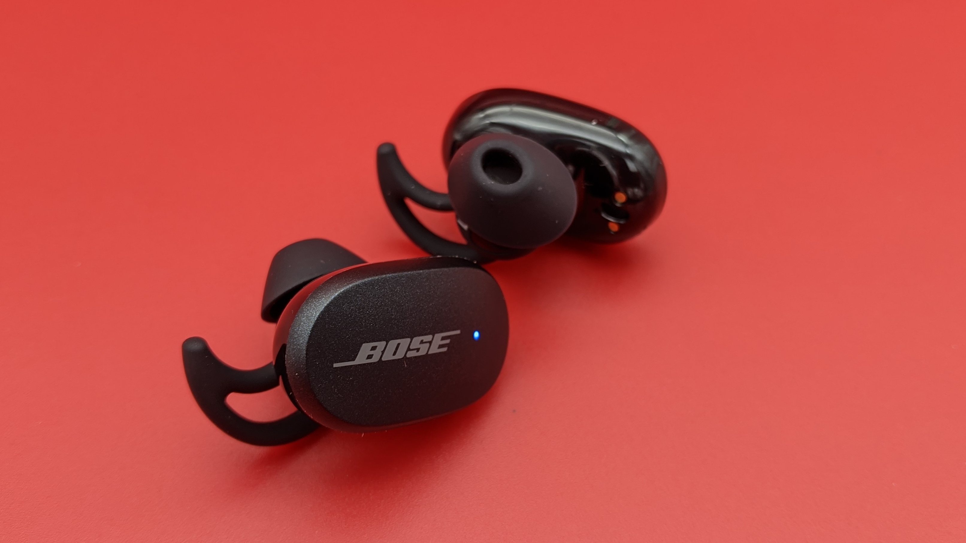 Bowers & Wilkins PI7 vs. Bose QuietComfort Earbuds