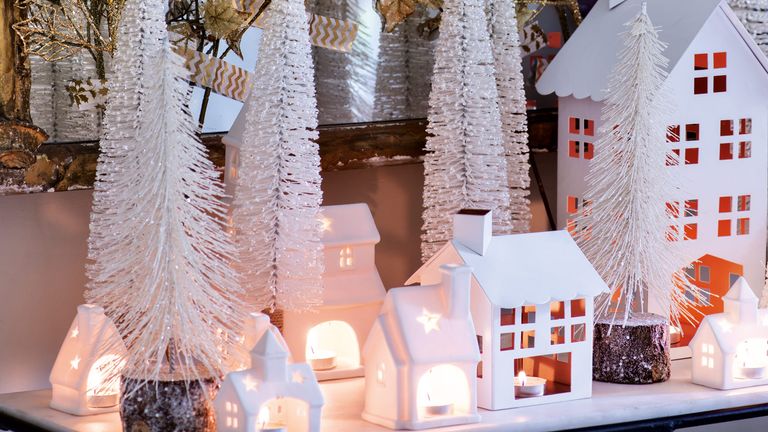 Cyber Monday: Snap Up This Charming Christmas decorations at half price