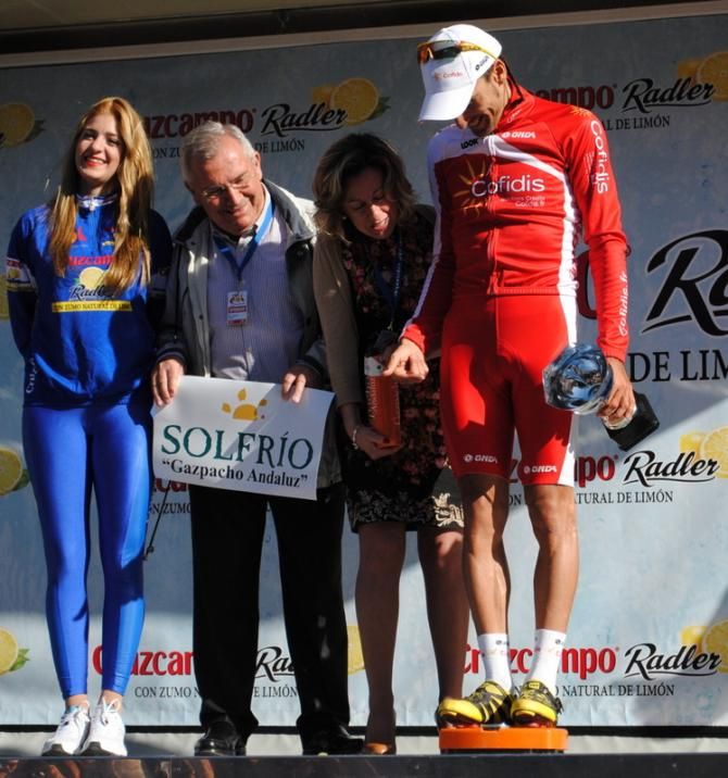 Because of being the best Andalusian rider, Luis &Atilde;ngel Mat&Atilde;&copy; (Cofidis) earned his weight in gazpacho (typical vegetable soup). Here he measures his 70 kilos.