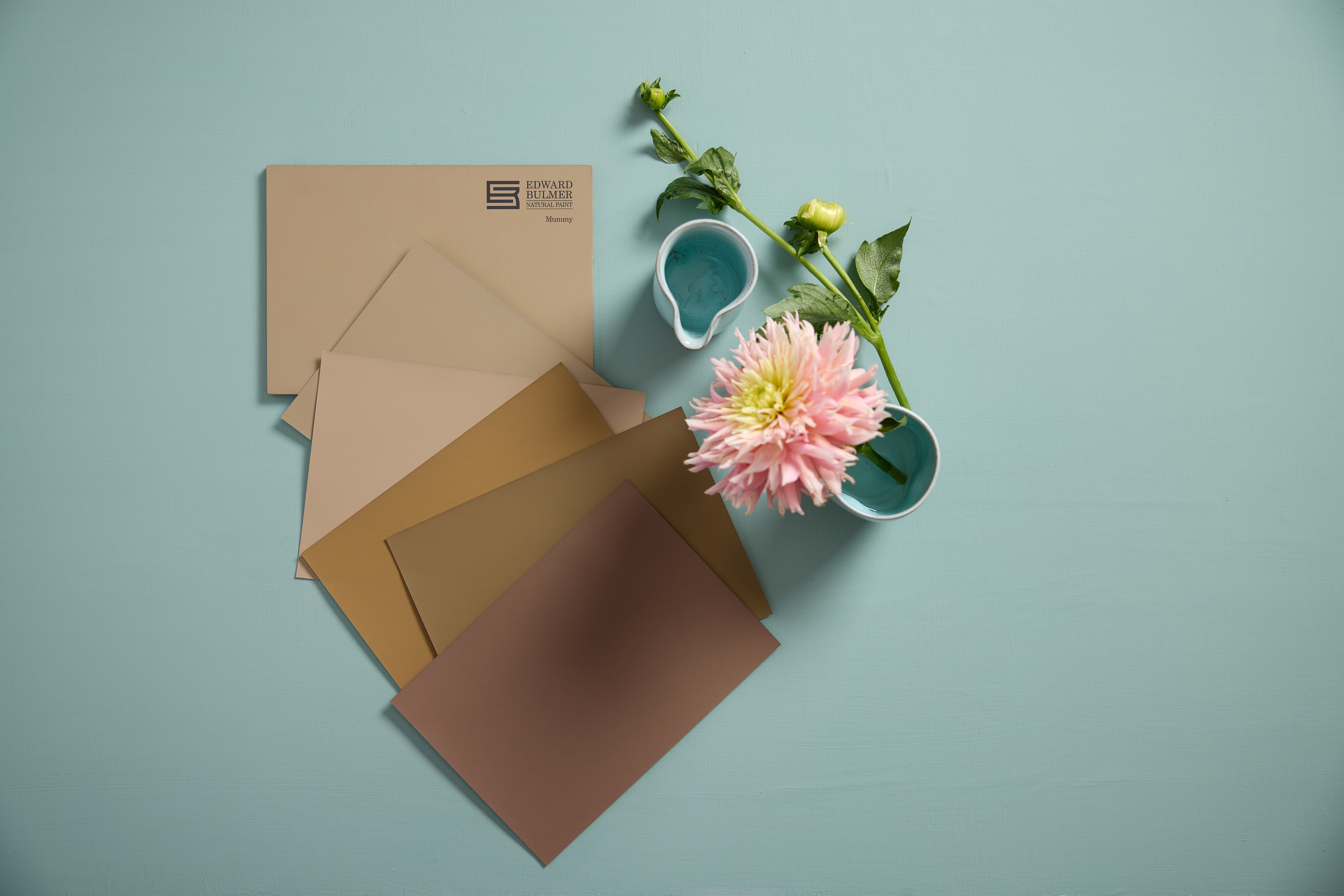 Paints and wallpapers