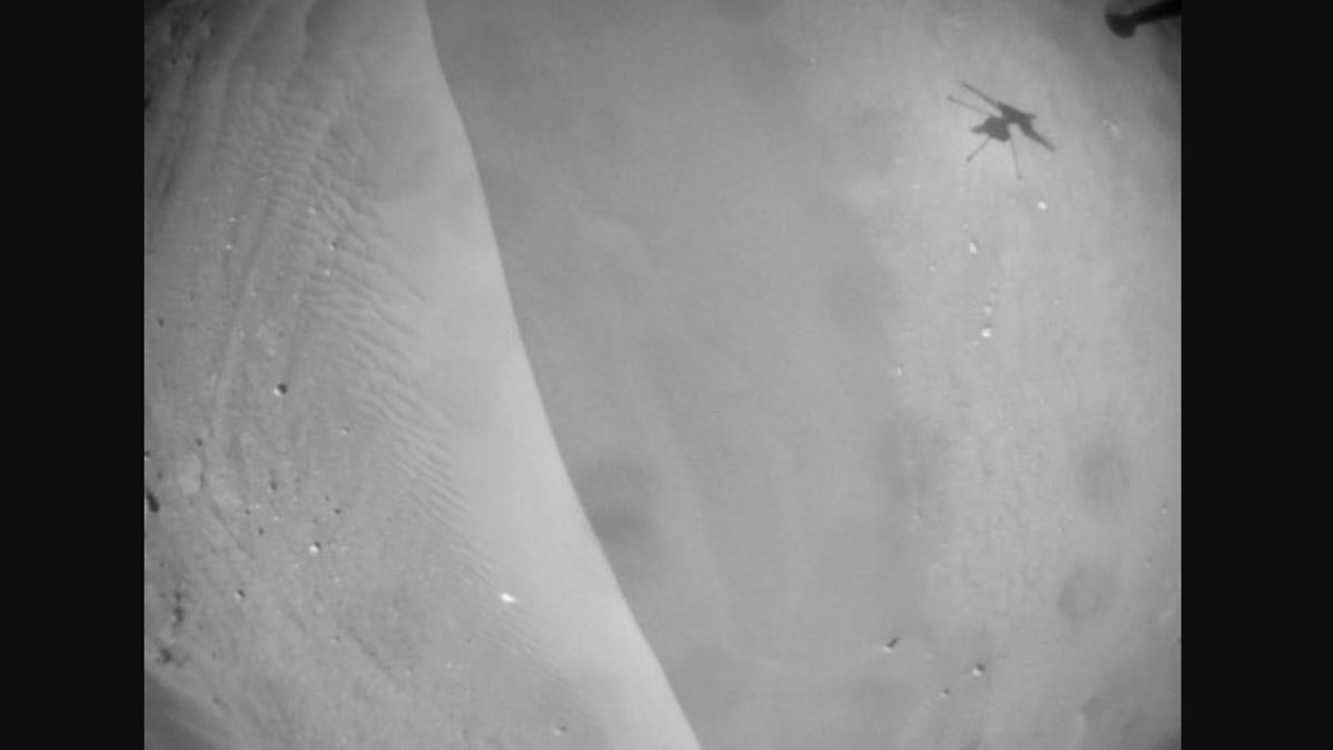 Mars helicopter Ingenuity soars over Perseverance rover tracks on 41st flight - Space.com
