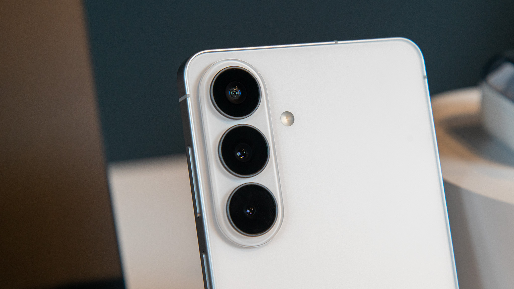 Samsung Galaxy S26 white