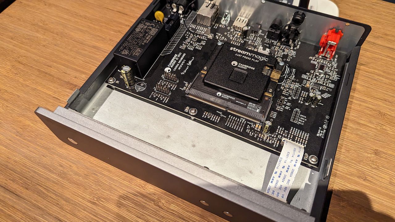 Network streamer: Cambridge Audio MXN10 / Cambridge Audio AXN10