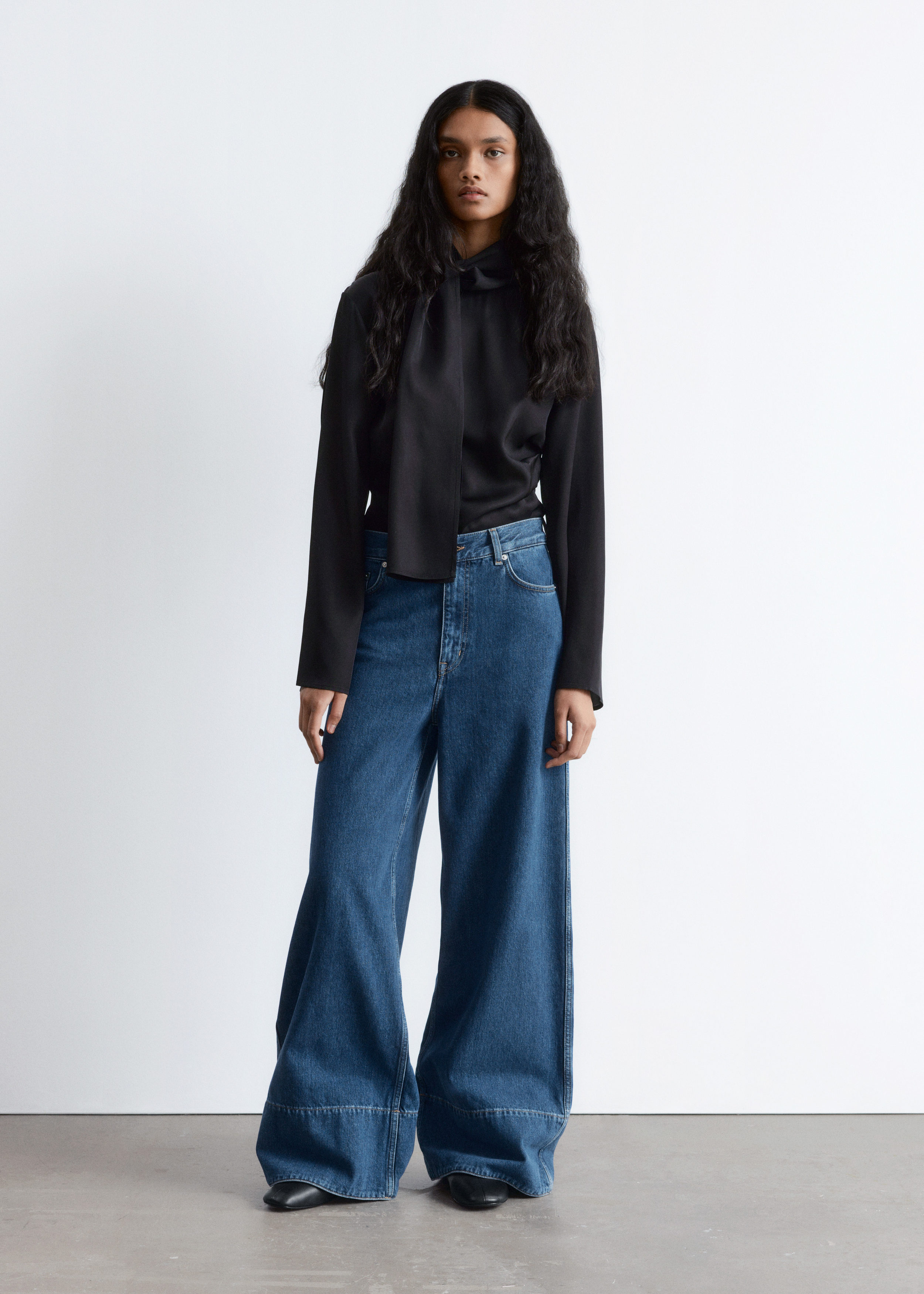 Long Wide-Leg Jeans
