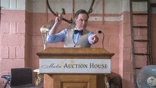 Daniel Lapaine as auctioneer Elliot Howard in The Marlow Murder Club.