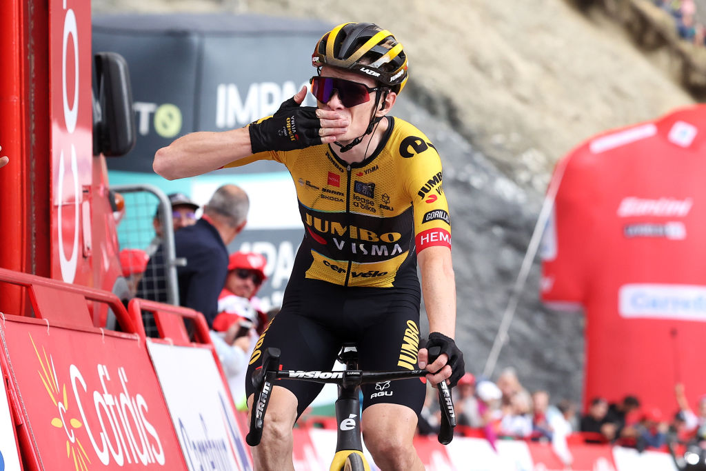 2023 Vuelta a España: Jonas Vingegaard wins on the Tourmalet