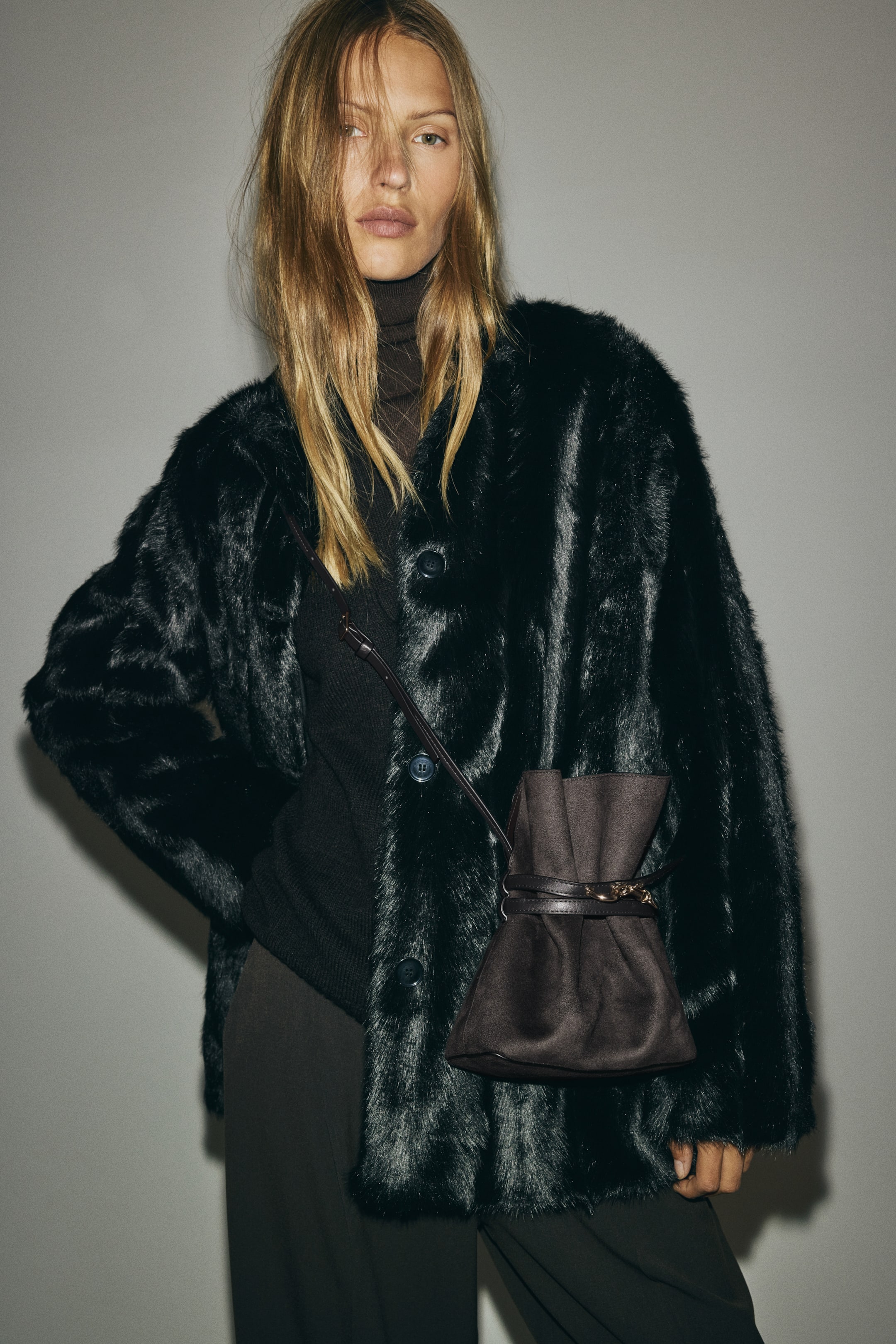 Pouch-Look Crossbody Bag - Burgundy