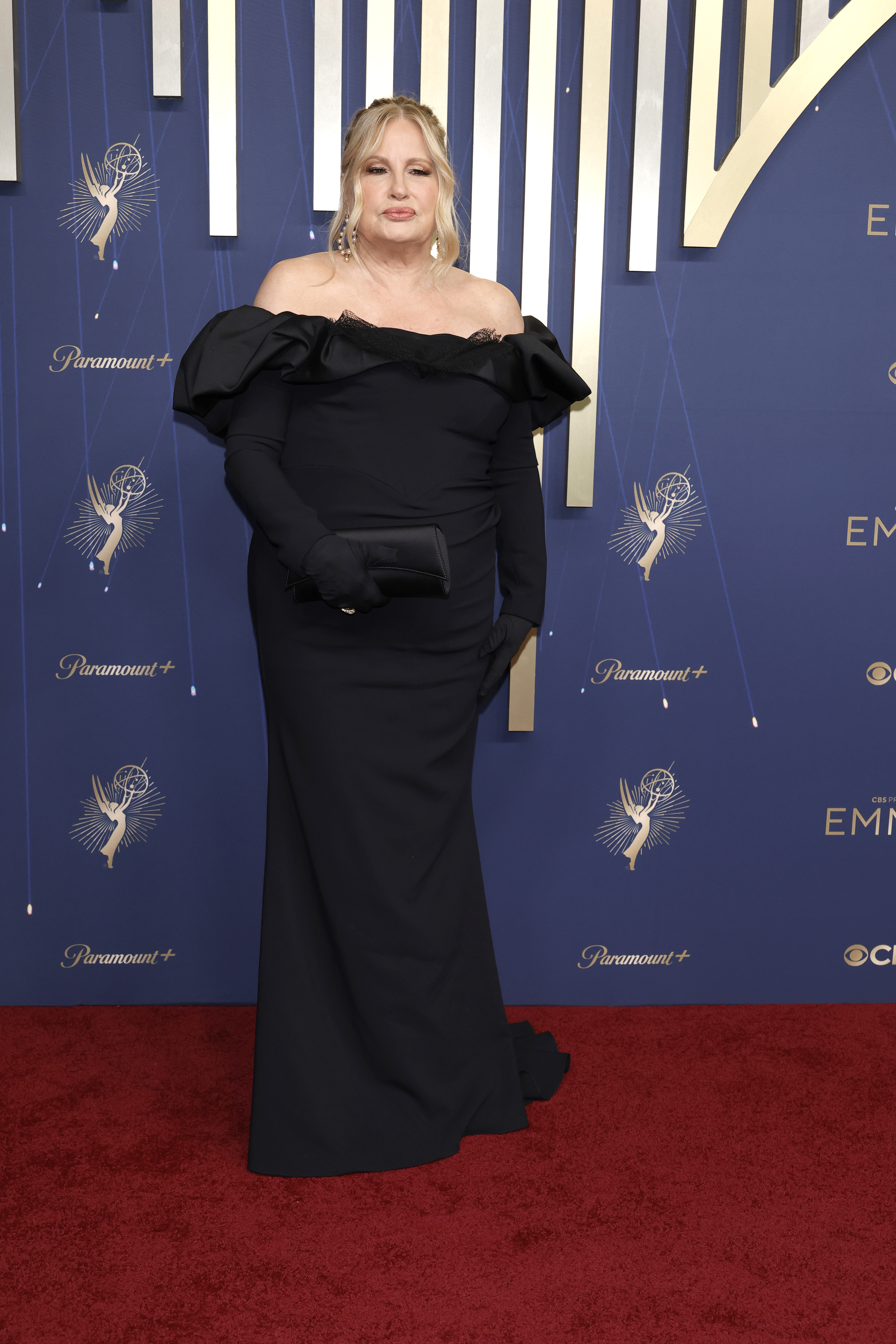 Jennifer Coolidge attends the 2025 emmy awards