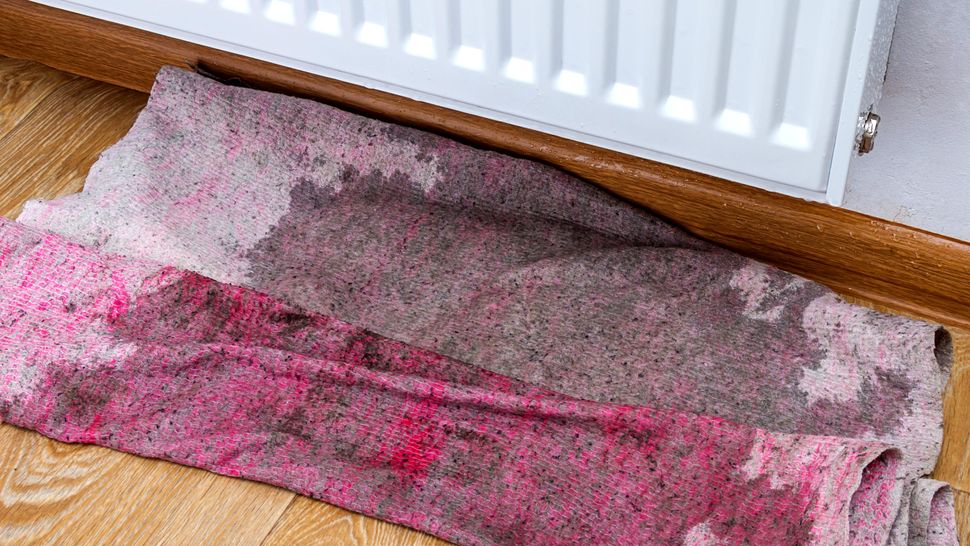 Radiator leaking water from bottom? Three DIY answers to fix Homebuilding