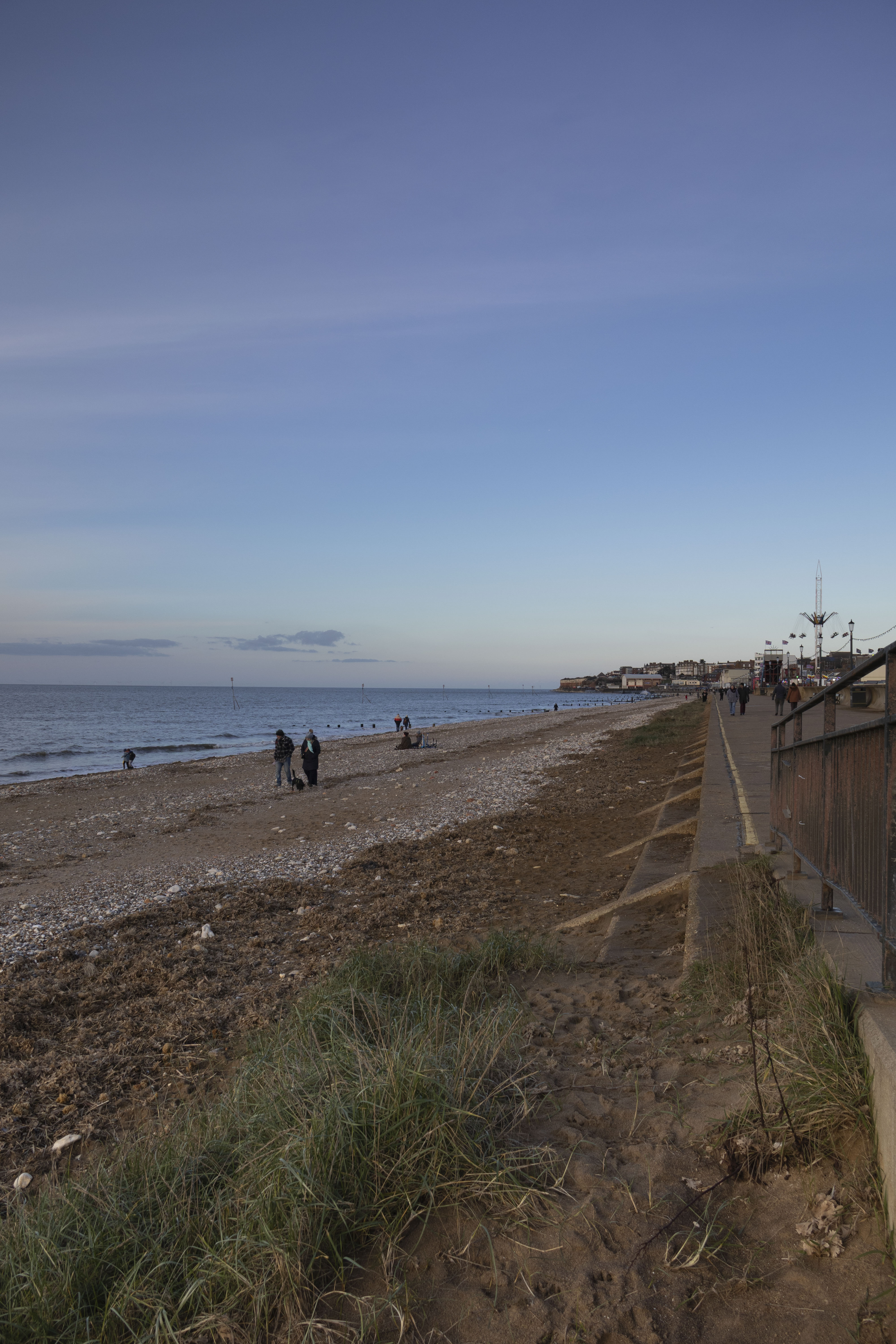 LEE85 GND test shot taken at a beach promenade