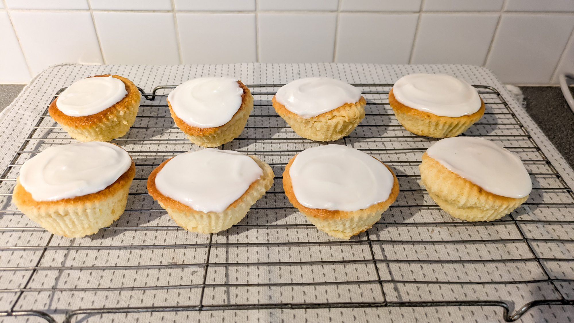 Lemon cupcakes baked in air fryer