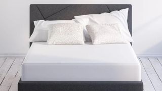 meilleur matelas à mémoire de forme : Matelas en mousse à mémoire de forme au thé vert Zinus, qui soulage la pression