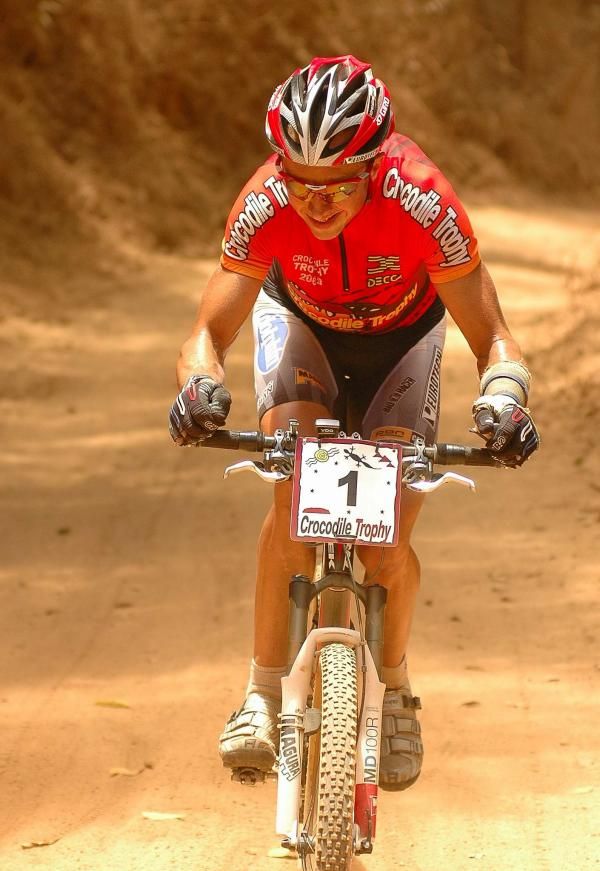 Bart Brentjens fixes his eyes on Huber, the man in front