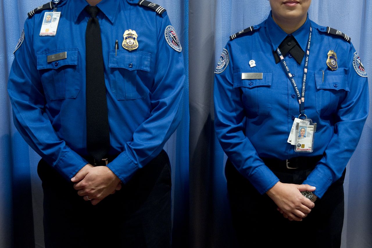 TSA officers 