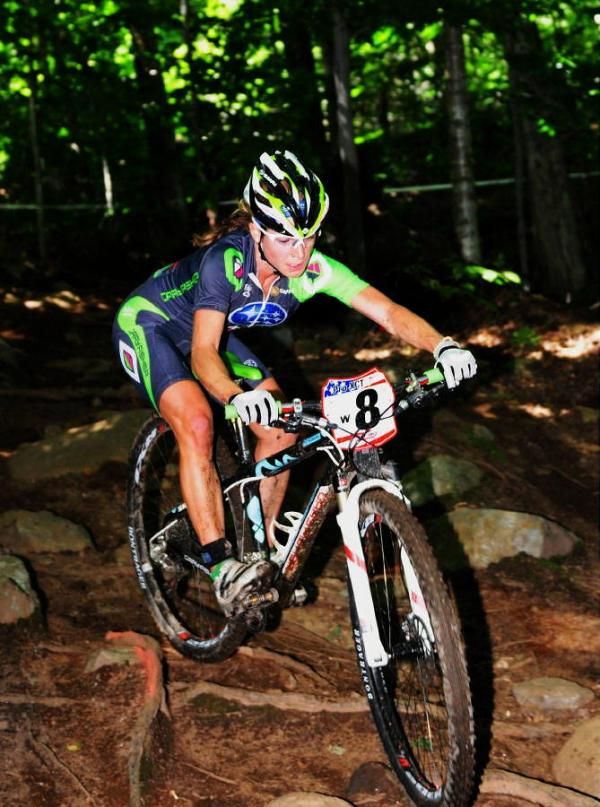 Willow Koerber (Gary Fisher/Subaru) descending through some rocks