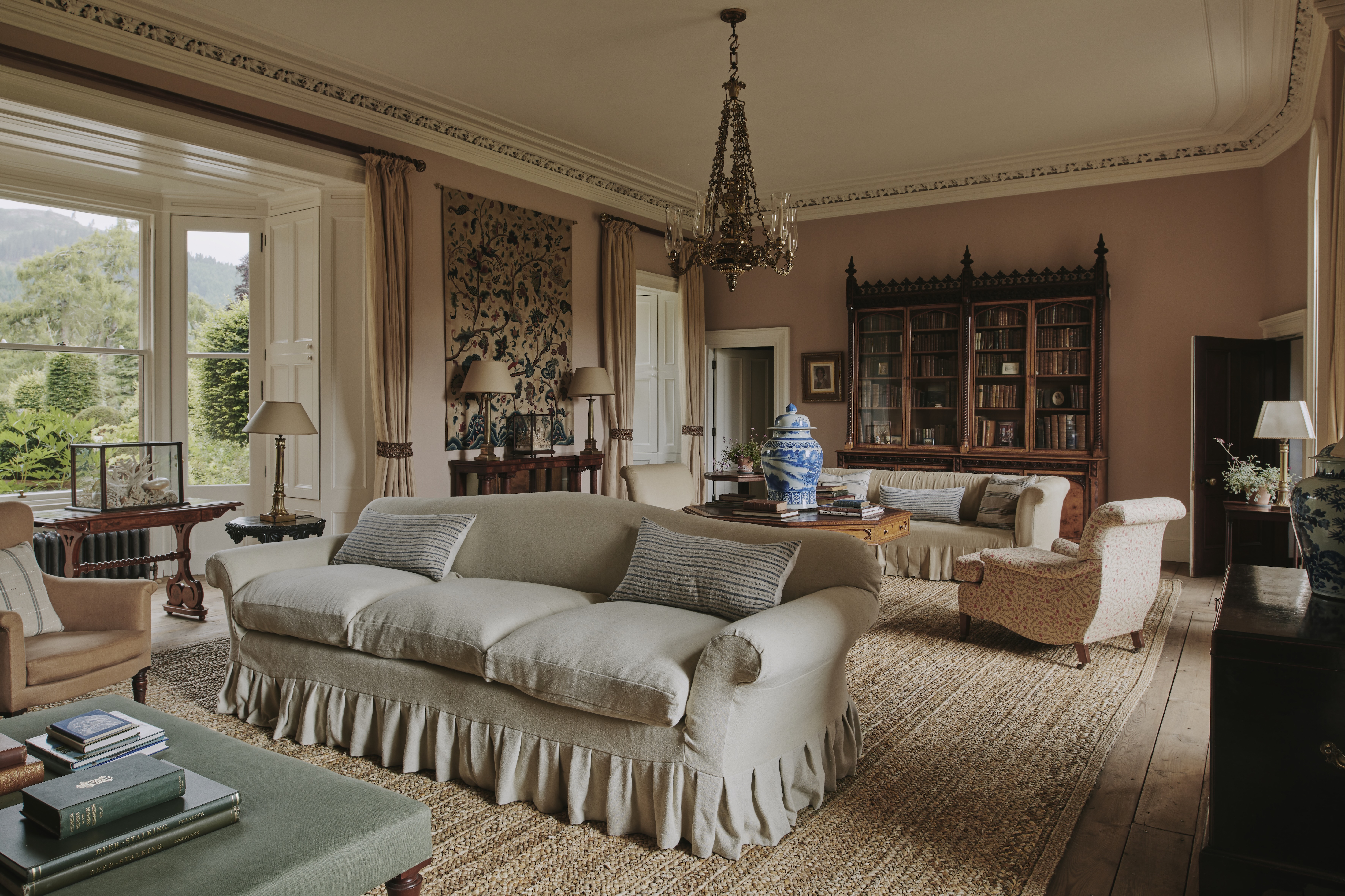 Aldourie Castle living room