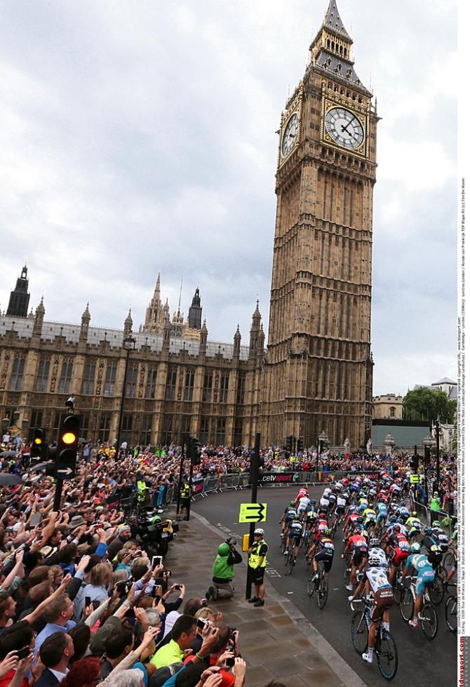 Look kids, Big Ben. Parliament.