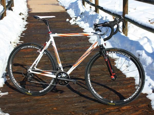 Rocky Mountain has supplied star rider Geoff Kabush with a custom all-aluminum rig for 'cross season.