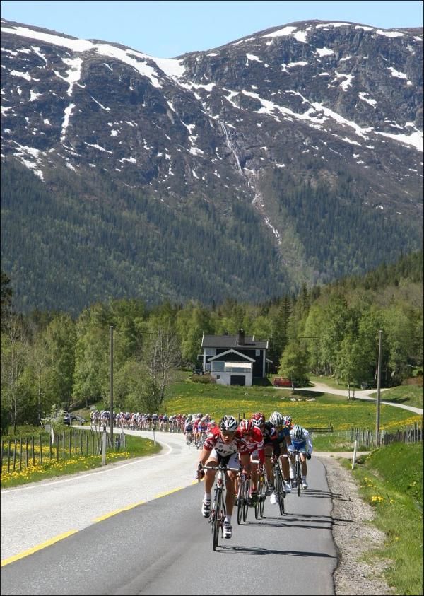 The peloton coming together.