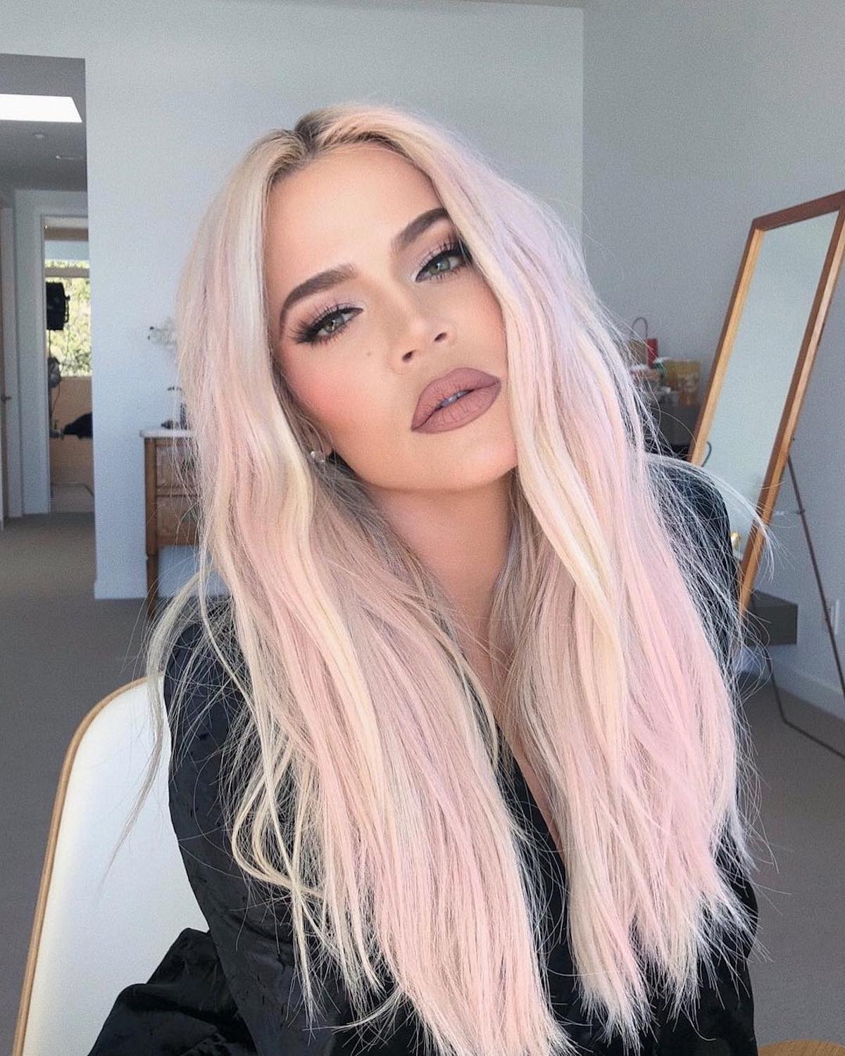 Khloe Kardashian with pastel pink hair