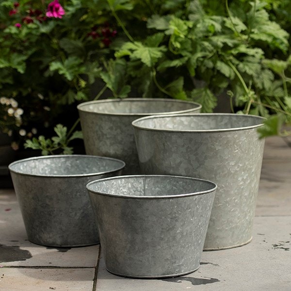 Single Galvanised Metal Pot