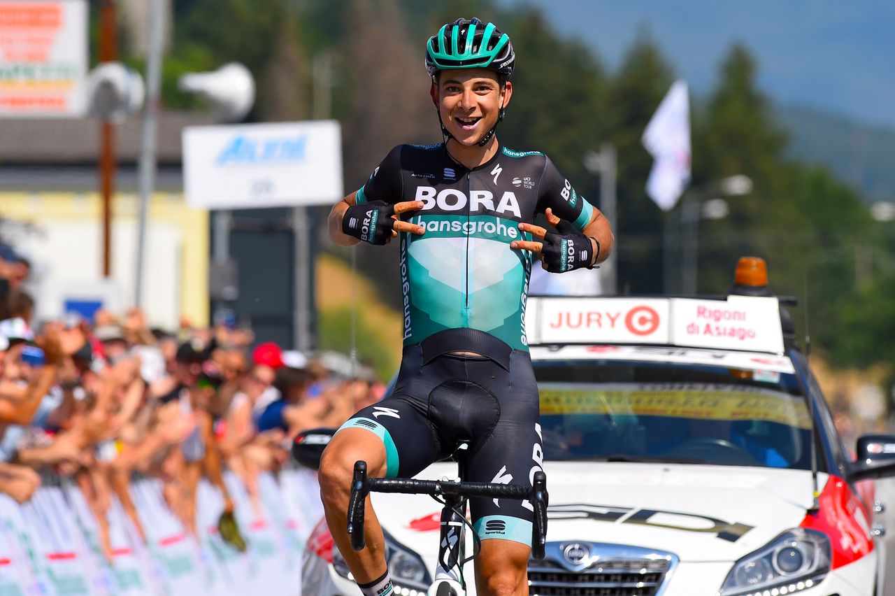 Davide Formolo celebrates