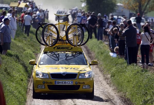 The Mavic neutral support car is there for when the team car isn't.