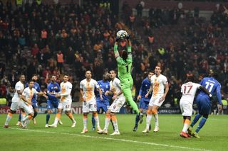 Fernando Muslera catches the ball in a Champions League game between Galatasaray and Porto in December 2018.
