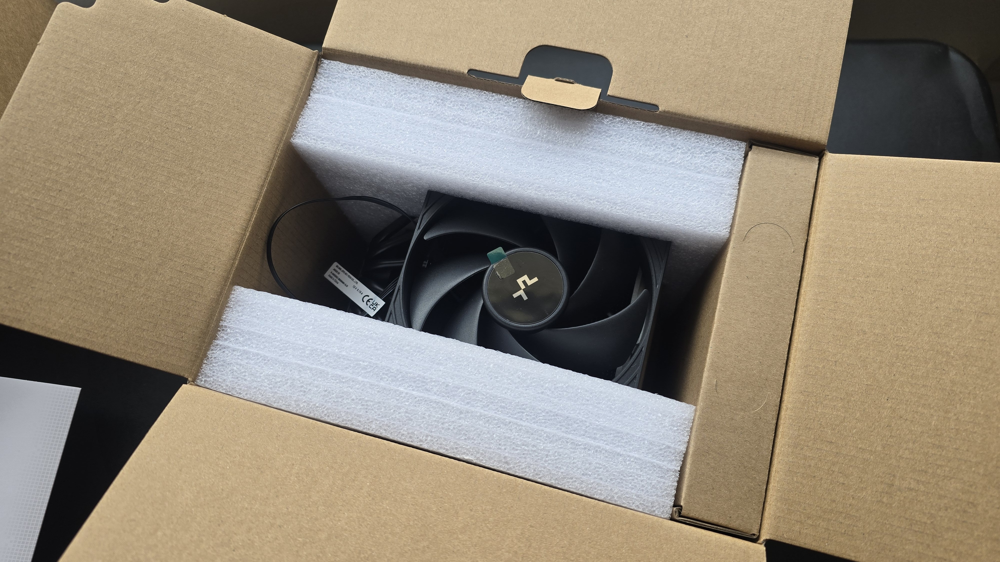 DeepCool AK620 and AK400 G2 Review: Quiet and powerful, with woodgrain or a digital display