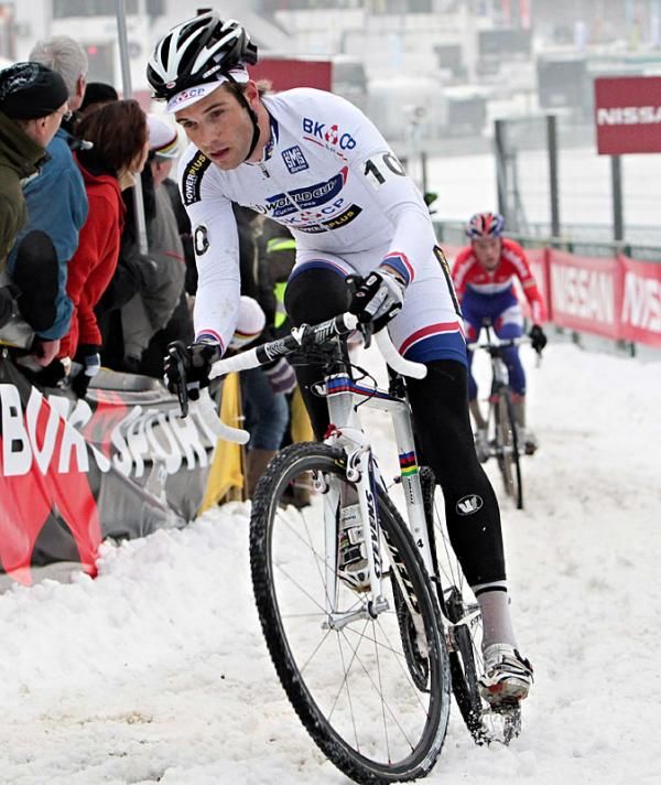 Niels Albert (BKCP - Powerplus) in the race lead with Dutch champion Lars Boom (Rabobank) in hot pursuit.