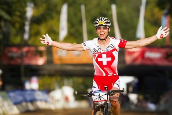 Nino Schurter (Scott Swisspower) celebrates a win in Pietermaritzburg, South Africa